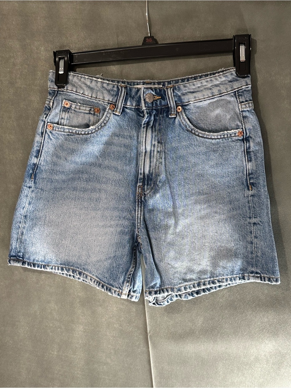 ZARA High Rise Distressed Denim Shorts – Size USA 4 / EUR 36